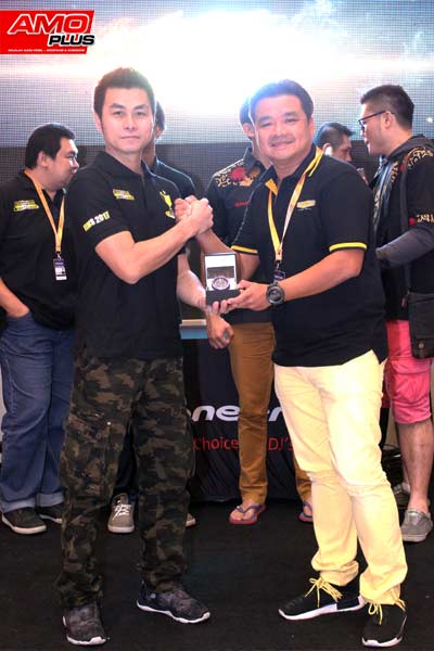 Hadiah Jam tangan Limited Edition dari VENOM AUDIO untuk team Audioworkshop karena telah juara di kelas ultimate CAN