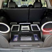 Si Besar yang bersuara mempesona