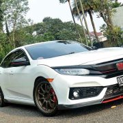 Mobil Sporty Dengan Audio Mumpuni