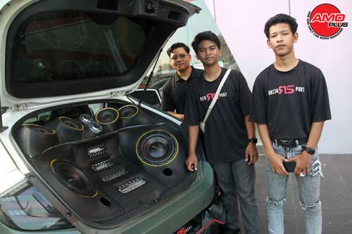 Street Luxury on Wheels ala Ghost Garage